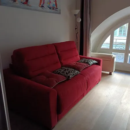 Apartment Sam Le Lezard Sarl *